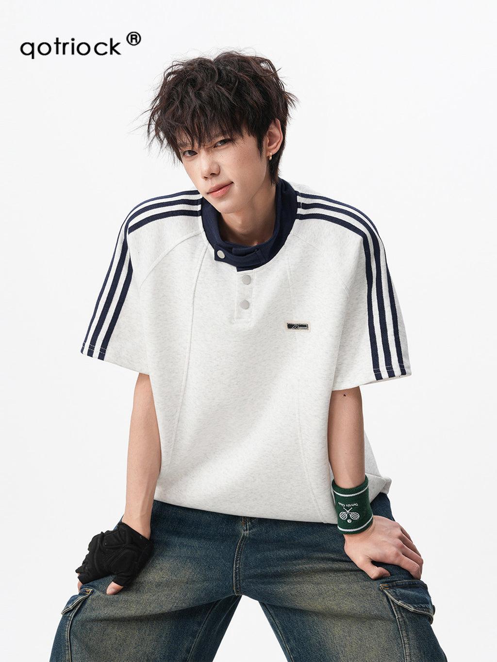 American retro three-stripe polo shirt, short-sleeved, unisex, summer preppy style, Henley collar T-shirt, youthful, three-quarter sleeve.