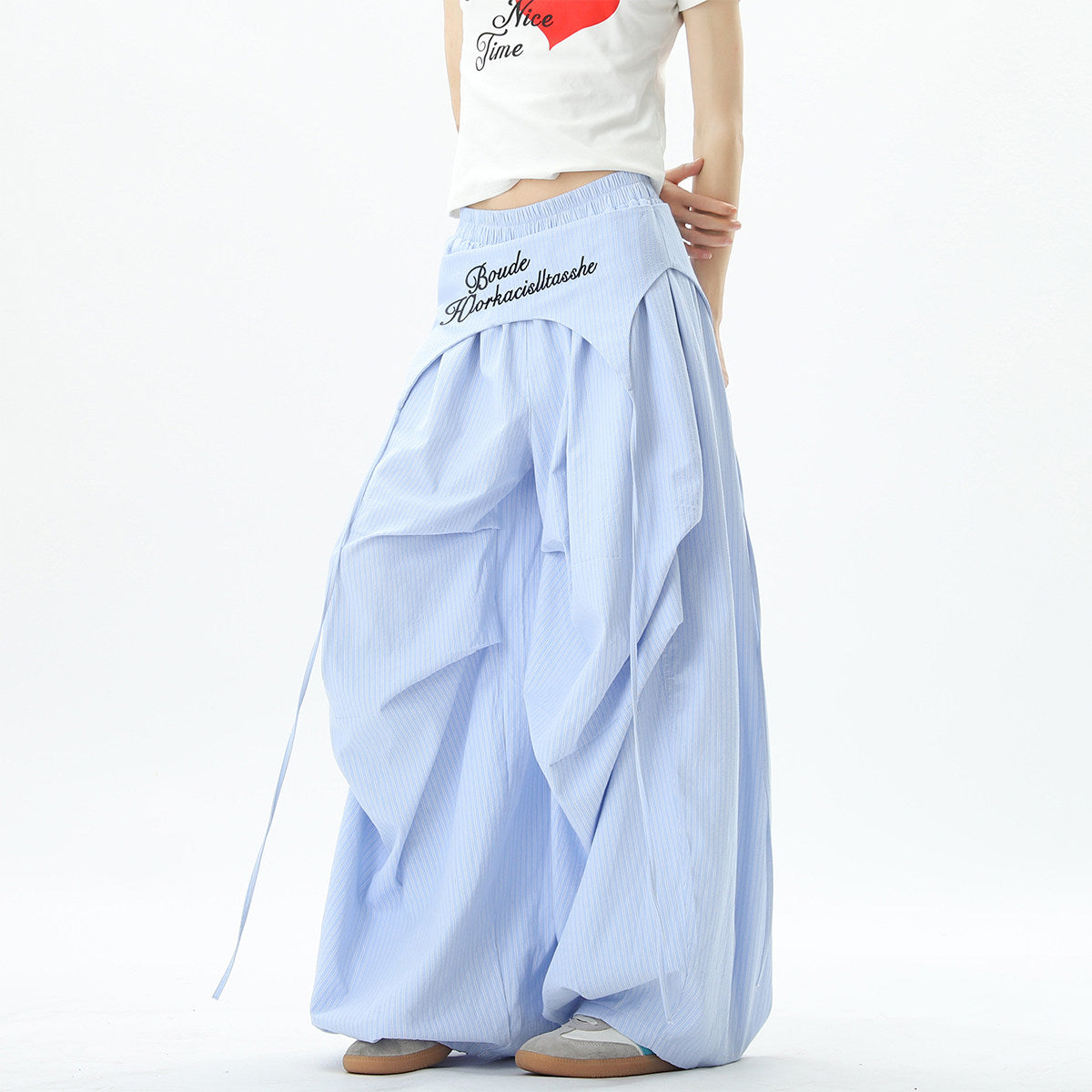 Stylish striped wide-leg trousers with lace-up details, unisex, perfect for summer hip-hop, street dance, and paratrousers. Loose, casual, floor-length trousers.