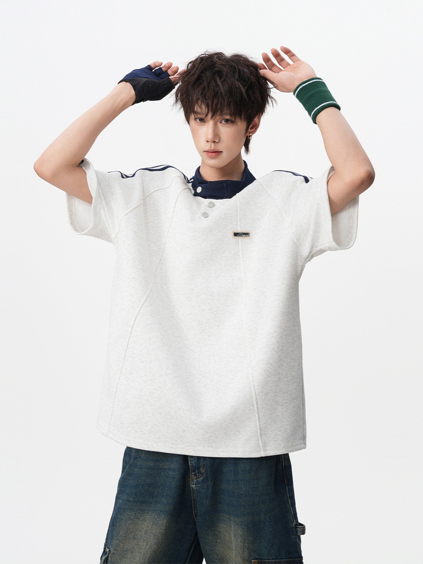 American retro three-stripe polo shirt, short-sleeved, unisex, summer preppy style, Henley collar T-shirt, youthful, three-quarter sleeve.