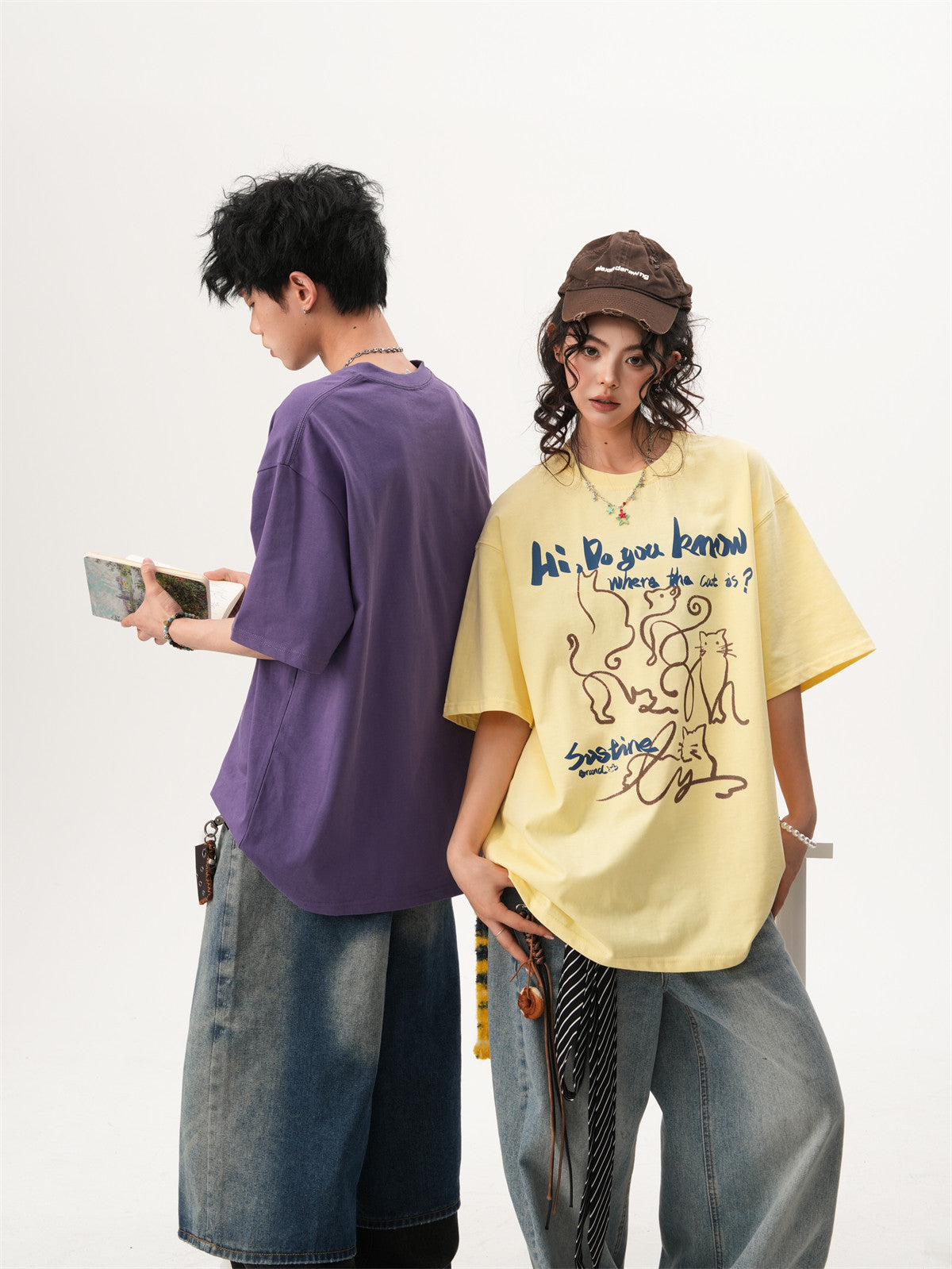 American-style hand-painted cat short-sleeved t-shirt, new summer design for men and women, versatile and fun couple top.