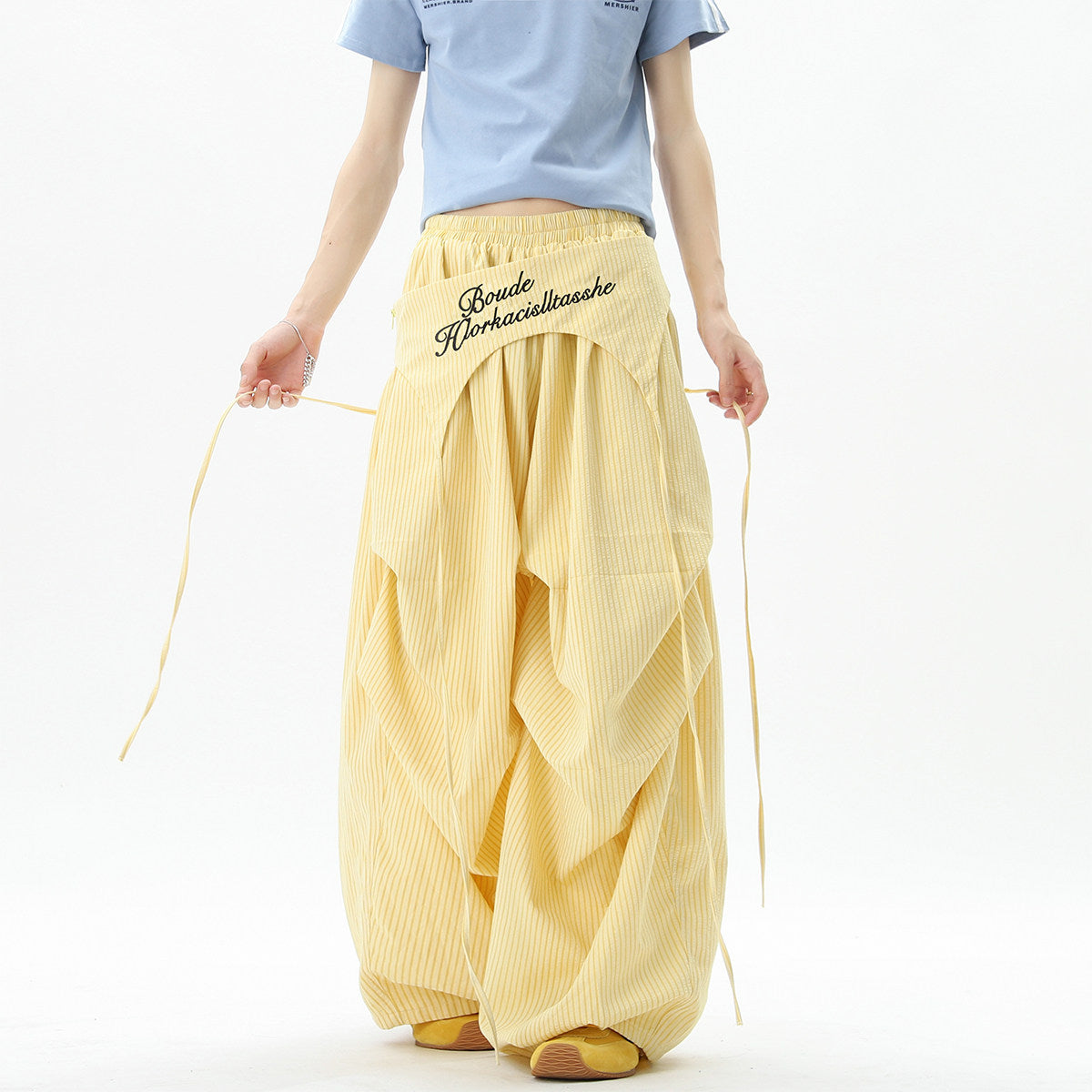 Stylish striped wide-leg trousers with lace-up details, unisex, perfect for summer hip-hop, street dance, and paratrousers. Loose, casual, floor-length trousers.