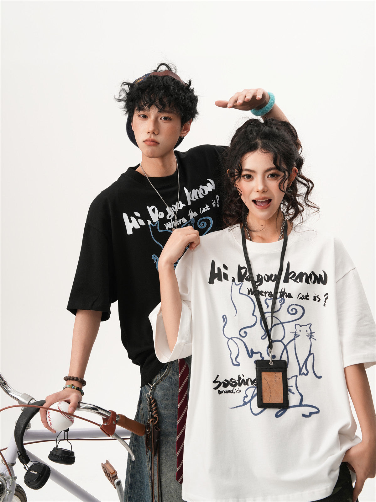 American-style hand-painted cat short-sleeved t-shirt, new summer design for men and women, versatile and fun couple top.