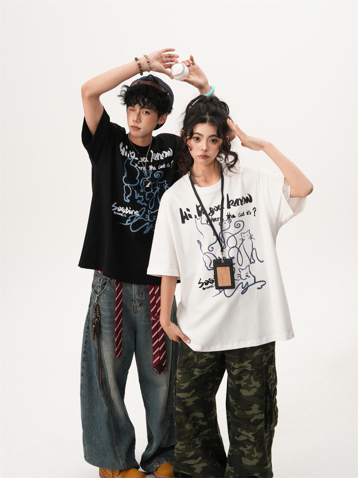 American-style hand-painted cat short-sleeved t-shirt, new summer design for men and women, versatile and fun couple top.