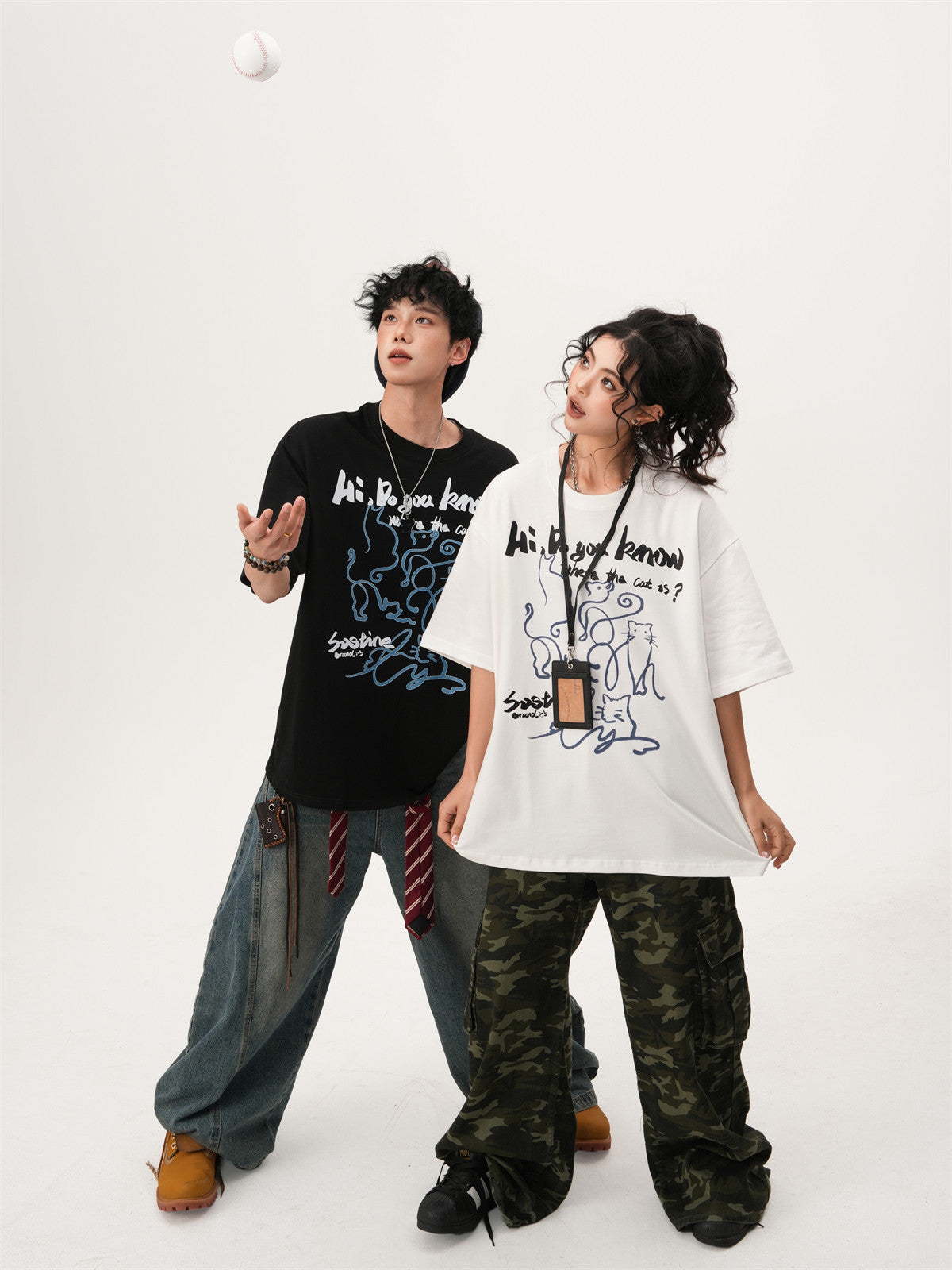 American-style hand-painted cat short-sleeved t-shirt, new summer design for men and women, versatile and fun couple top.
